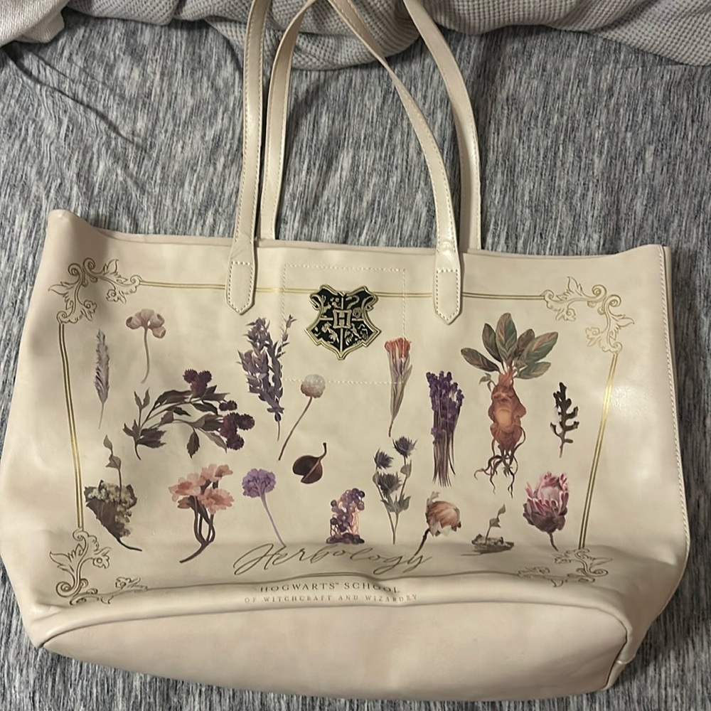 Harry Potter Herbology tote- used a few times - great condition